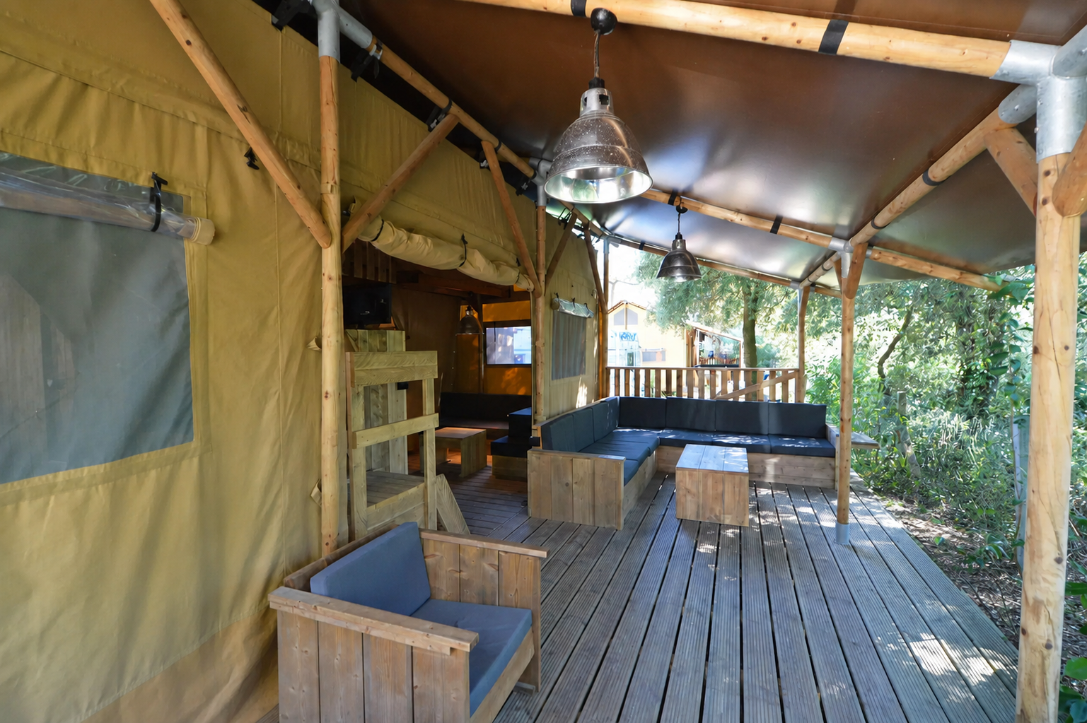 Camping Les Pins Tente Lodge 8 Personnes Bahamas